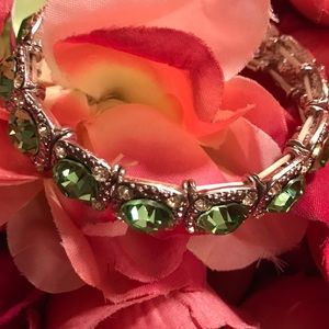 Silver elastic green stones bracelet